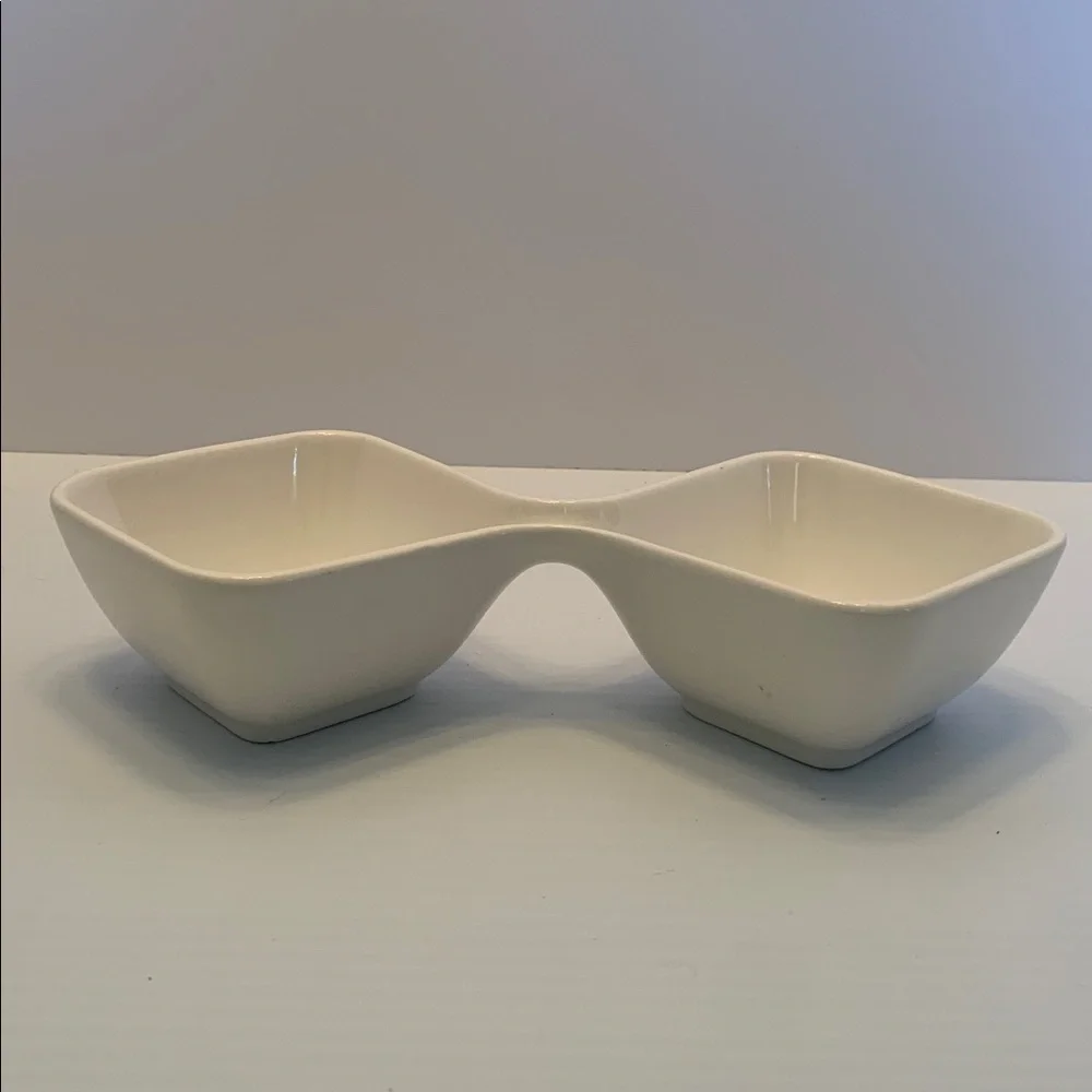 10 Strawberry Street Double Condiment Serving Bowl